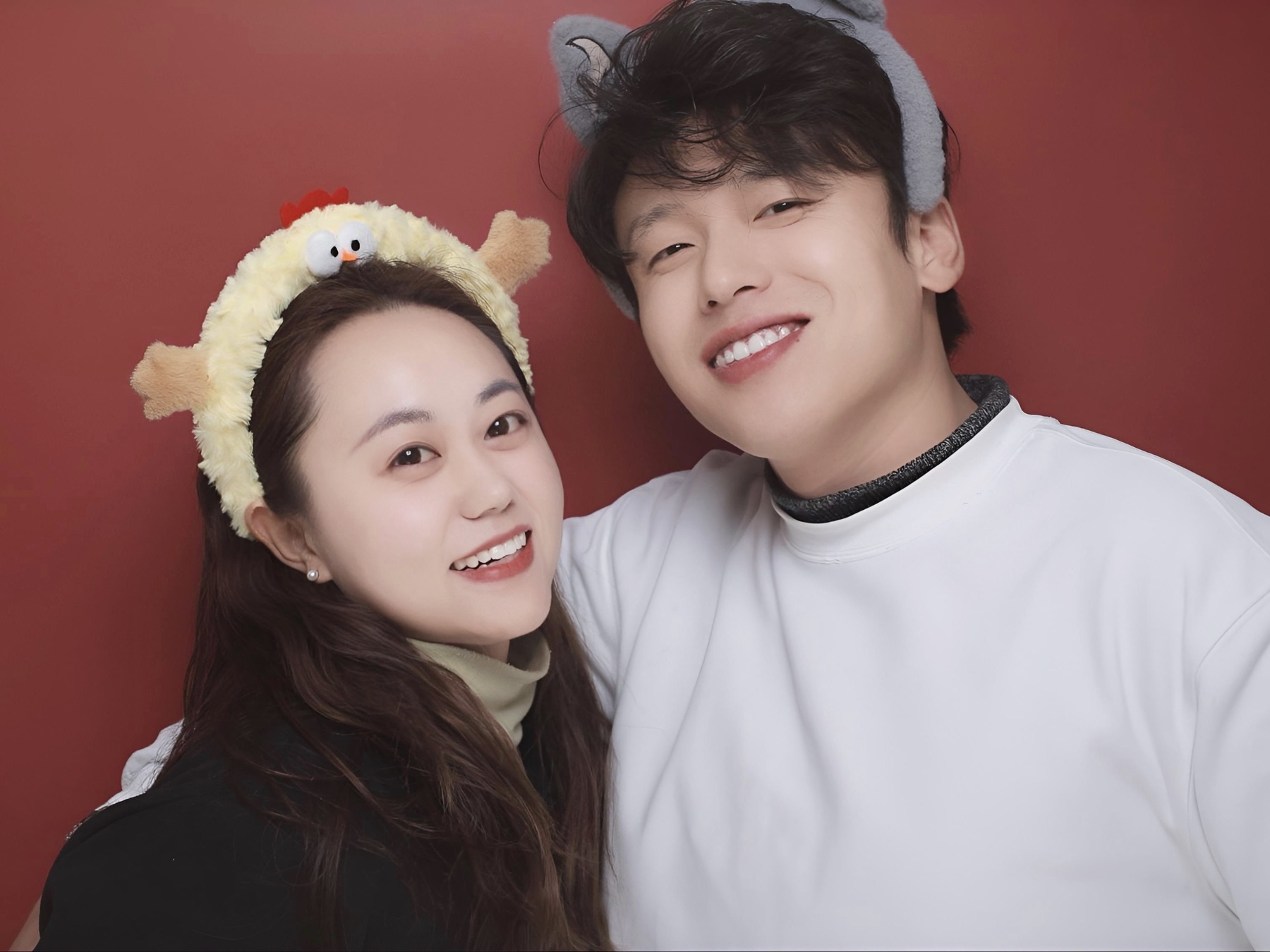 茆奇权与曹露露的订婚合照